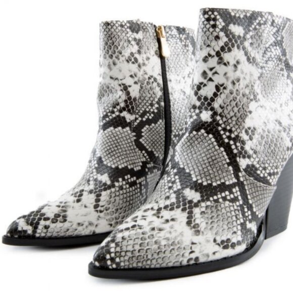 GLAZE-1 POINTY TOE BOOTIES - Picture 1 of 7